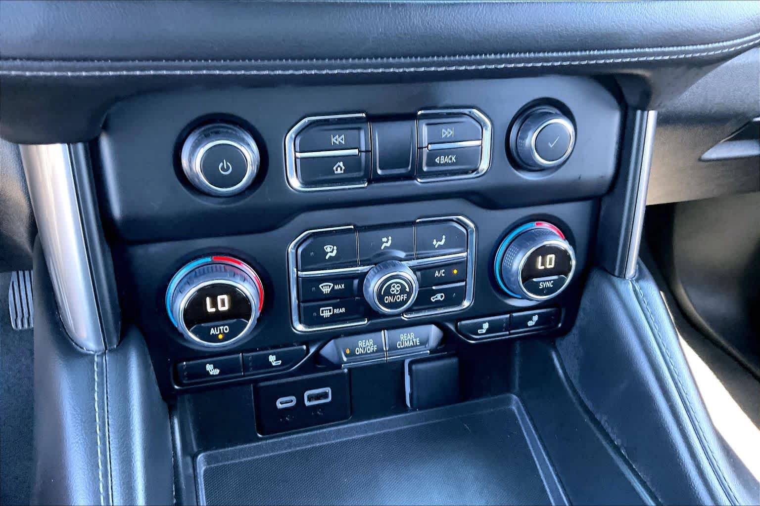 Used 2024 Chevrolet Tahoe LT AWD/4WD image 30