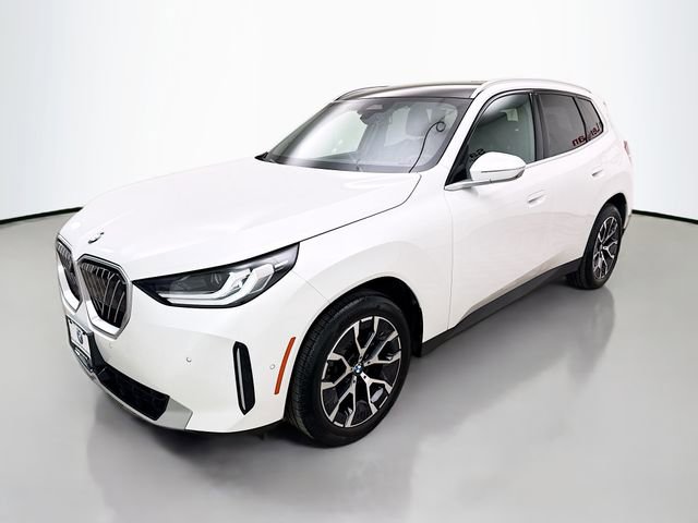 Used 2025 BMW X3 xDrive30i AWD/4WD image 3