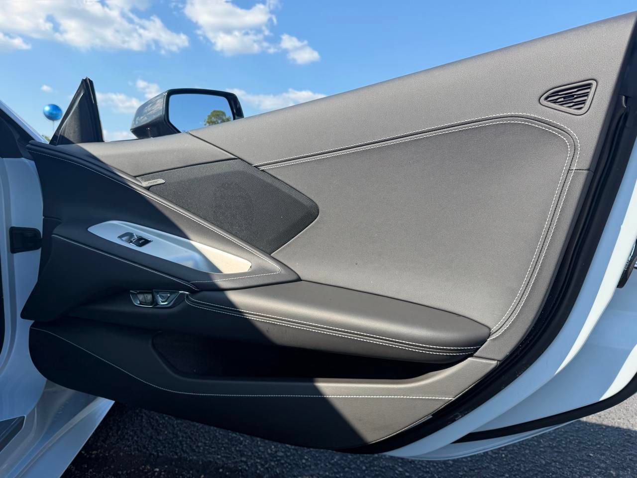 Used 2022 Chevrolet Corvette Stingray Coupe w/ Engine Appearance Package RWD image 12