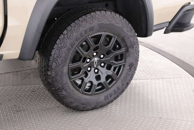 Used 2023 Chevrolet Colorado Trail Boss w/ Technology Package AWD/4WD image 14