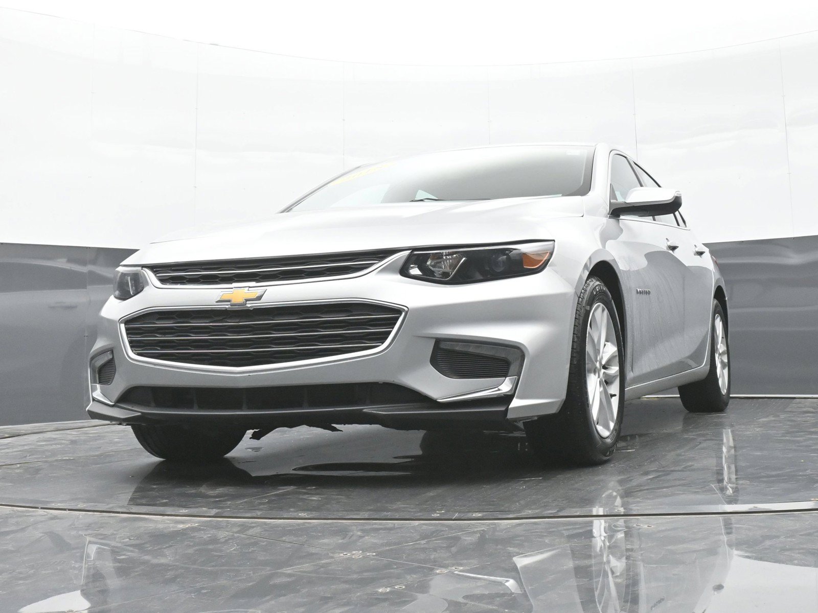 Used 2018 Chevrolet Malibu LT FWD image 38
