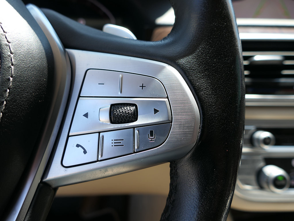 Used 2020 BMW 740i w/ Premium Package RWD image 16