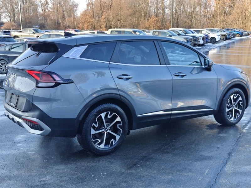 Used 2023 Kia Sportage EX image 4
