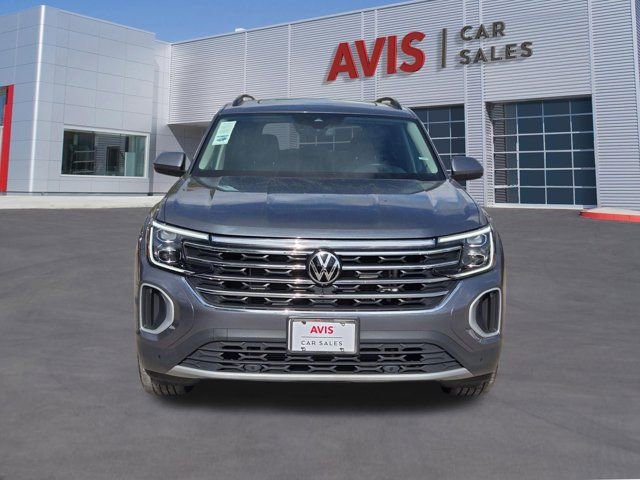 Used 2025 Volkswagen Atlas SE image 2