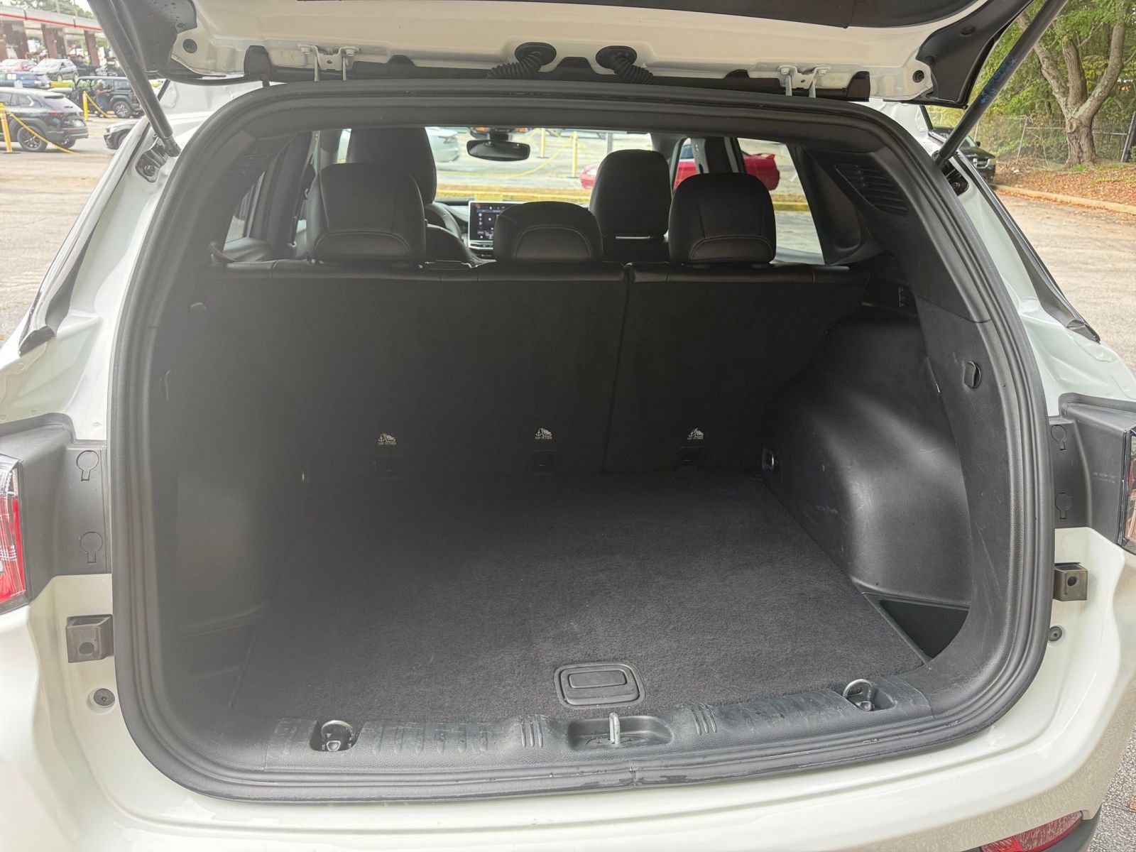 Used 2025 Jeep Compass Trailhawk image 31