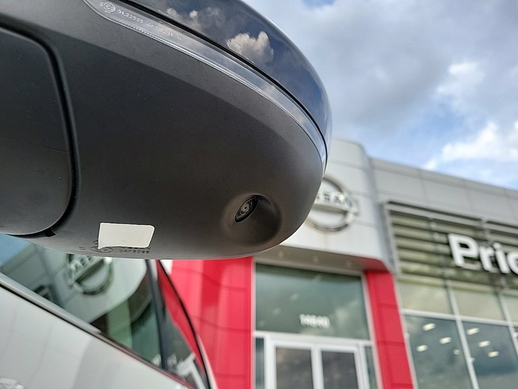 Used 2023 Nissan Pathfinder Platinum AWD/4WD image 9