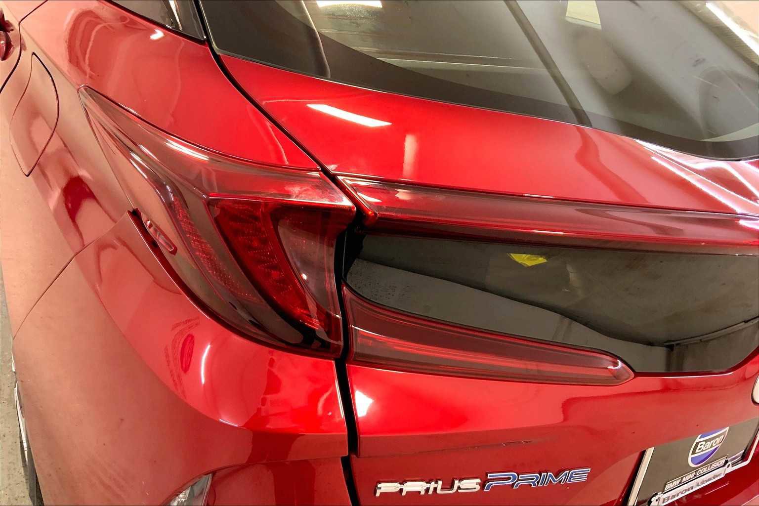 Used 2017 Toyota Prius Prime Advanced image 28