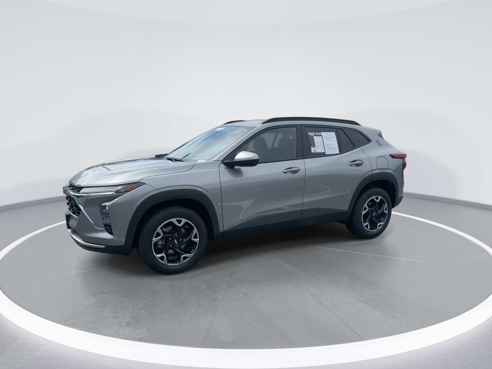 Used 2025 Chevrolet Trax LT w/ LT Convenience Package image 5