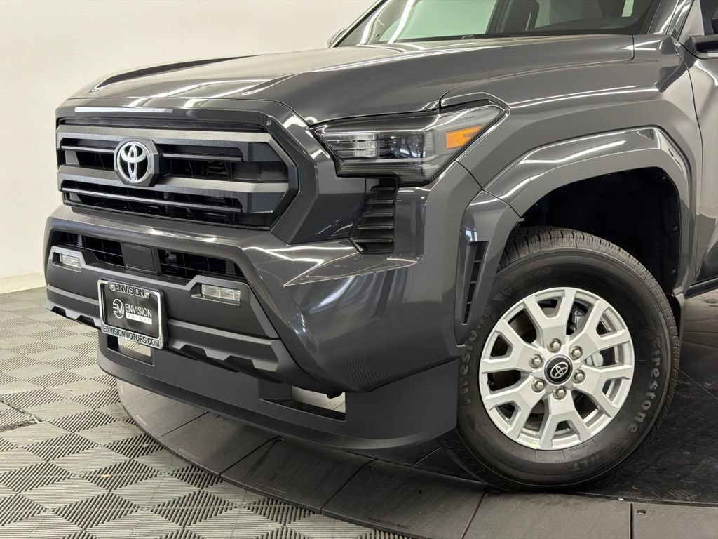 Used 2026 Toyota Tacoma SR5 AWD/4WD image 4