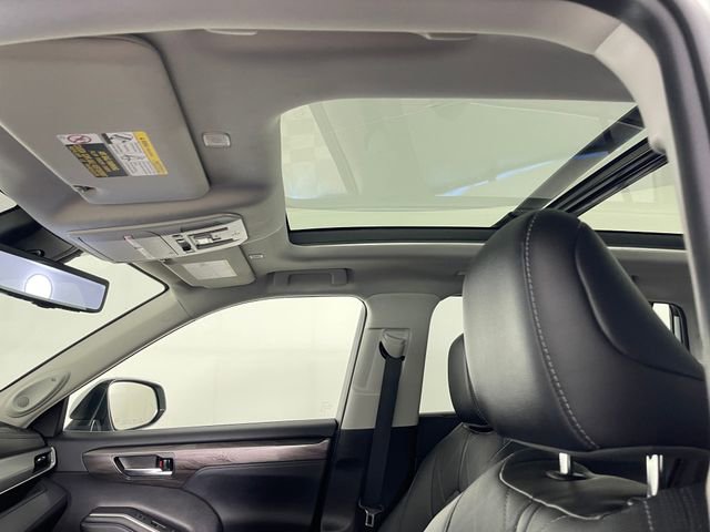 Used 2023 Toyota Highlander Platinum AWD/4WD image 16