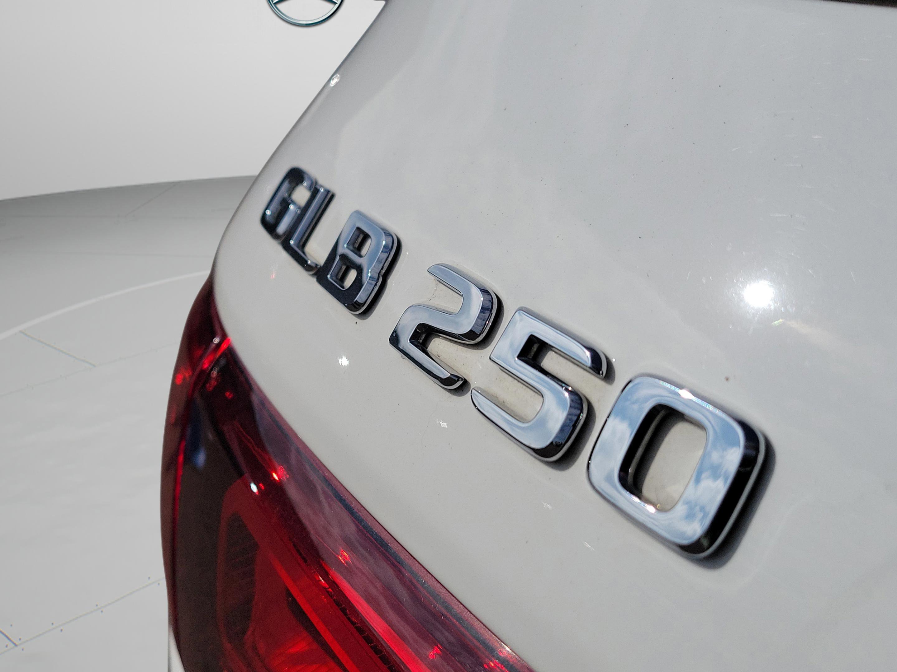 Used 2023 Mercedes-Benz GLB 250 4MATIC image 30