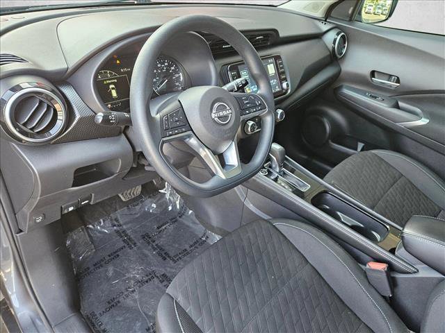 Used 2024 Nissan Kicks SV w/ Interior Electronics Package FWD image 18