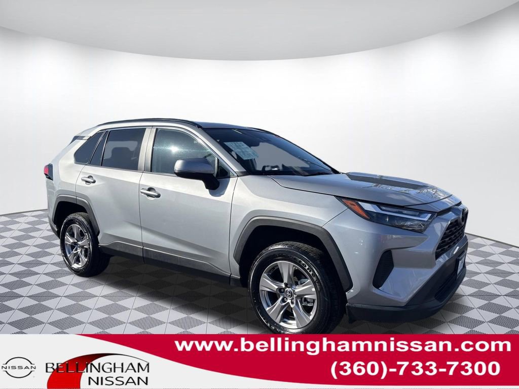 Used 2025 Toyota RAV4 XLE AWD/4WD image 1