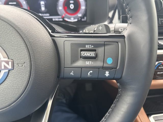 Used 2024 Nissan Pathfinder Platinum w/ Black Appearance Package image 17