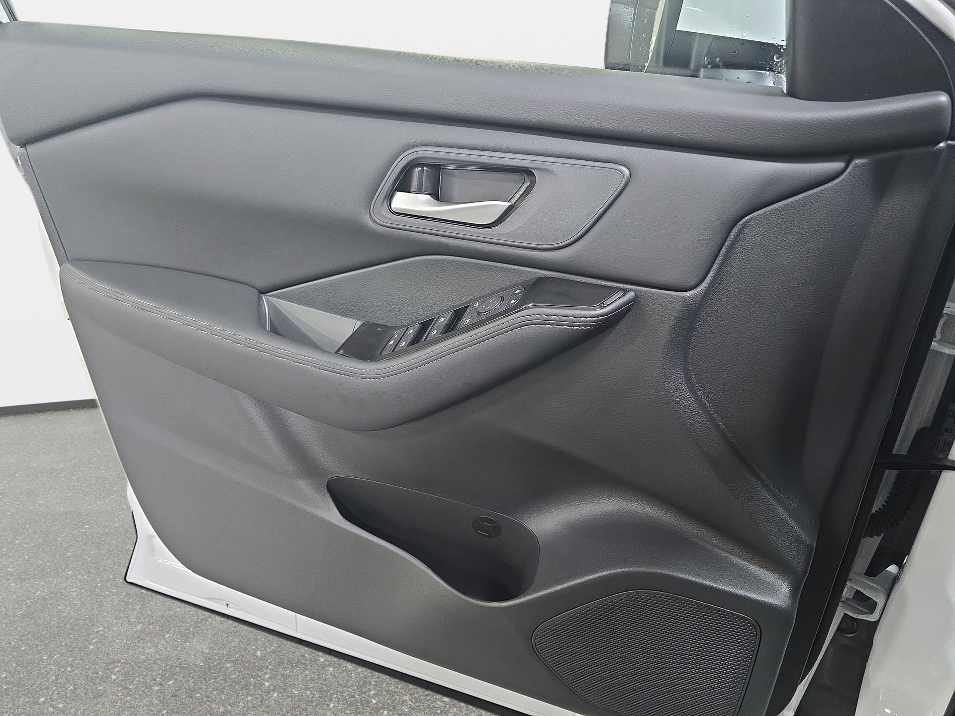 New 2026 Nissan Rogue SV w/ Cold Weather Package FWD image 26