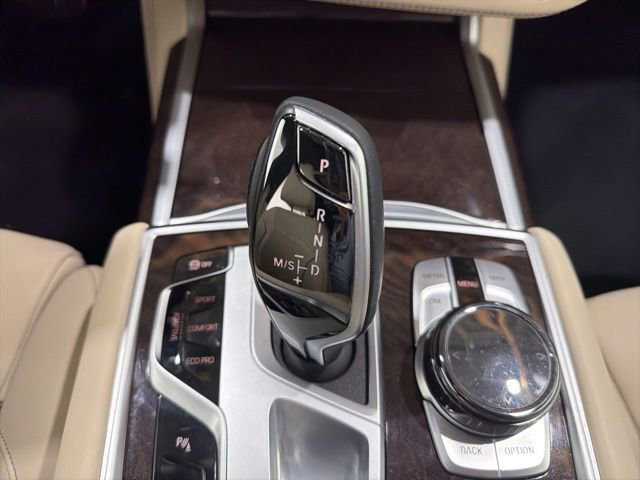 Used 2020 BMW 750i xDrive w/ Executive Package AWD/4WD image 42