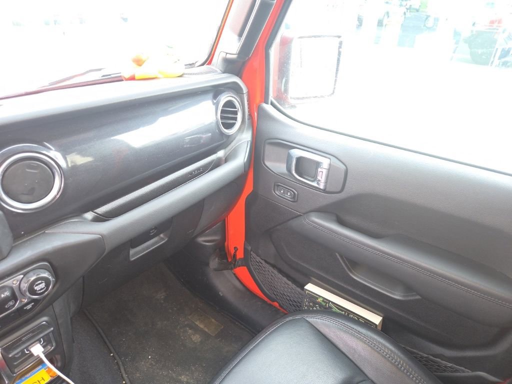 Used 2023 Jeep Wrangler Unlimited Sahara AWD/4WD image 20