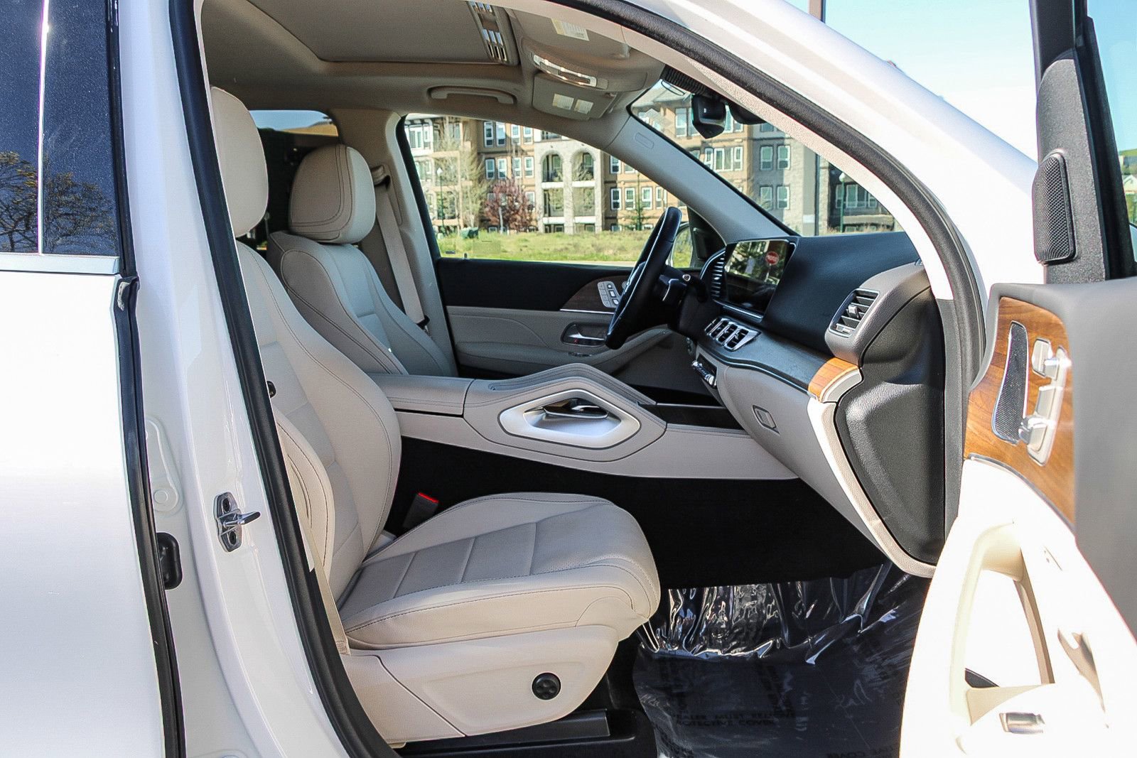 Certified 2025 Mercedes-Benz GLE 450e 4MATIC image 16