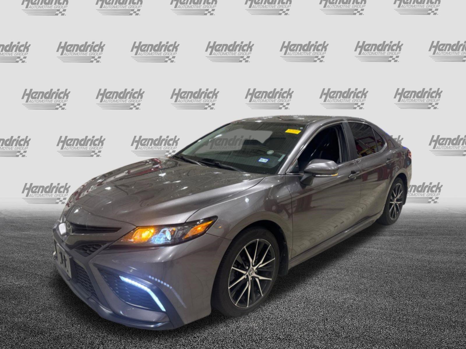 Used 2022 Toyota Camry SE w/ Convenience Package FWD image 14