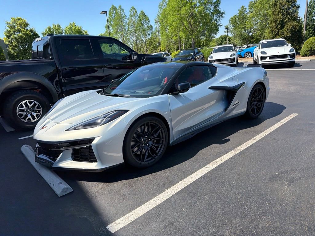 Used 2024 Chevrolet Corvette Z06 RWD image 11