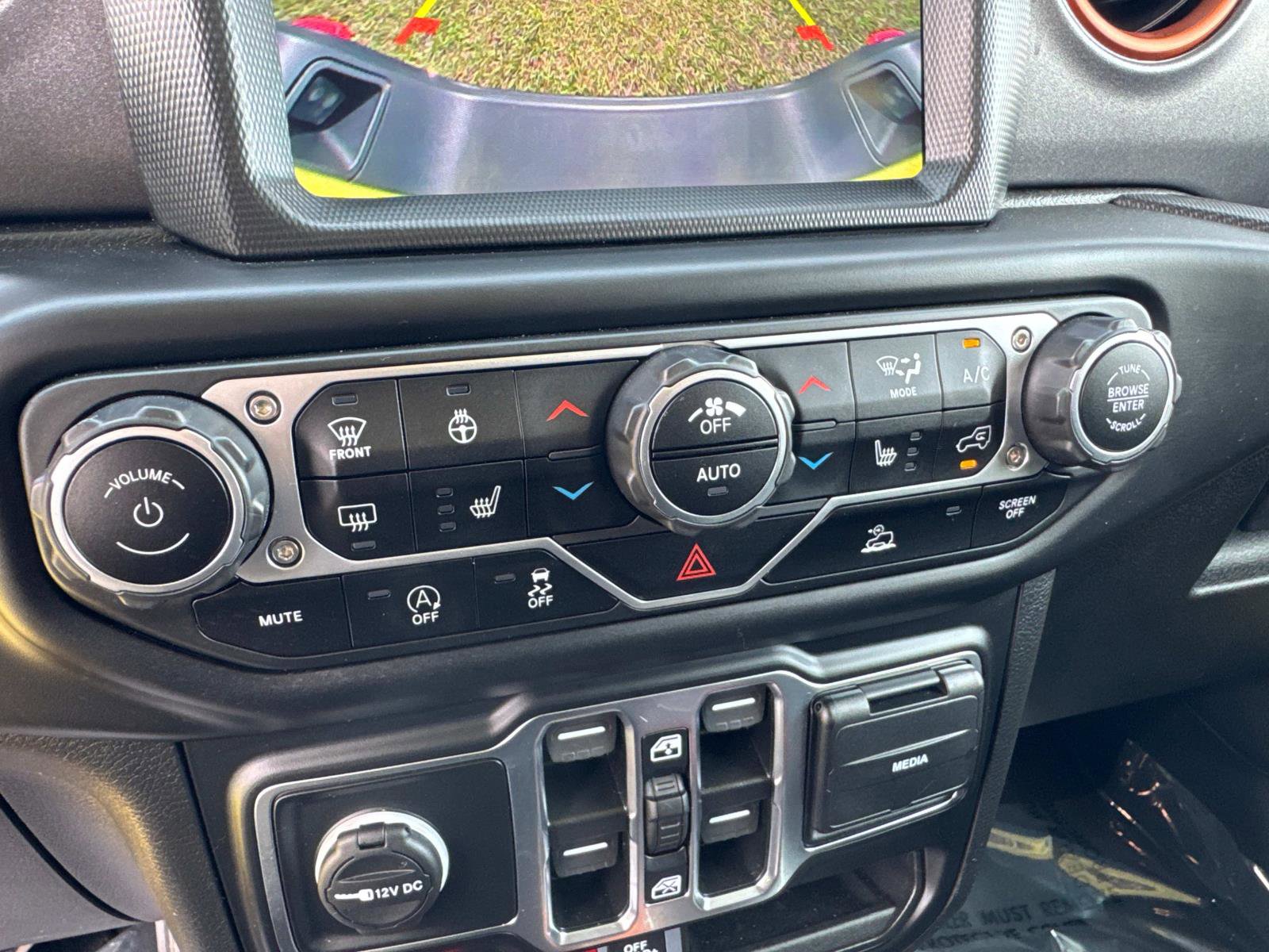 Certified 2023 Jeep Gladiator Mojave w/ Cold Weather Group image 24