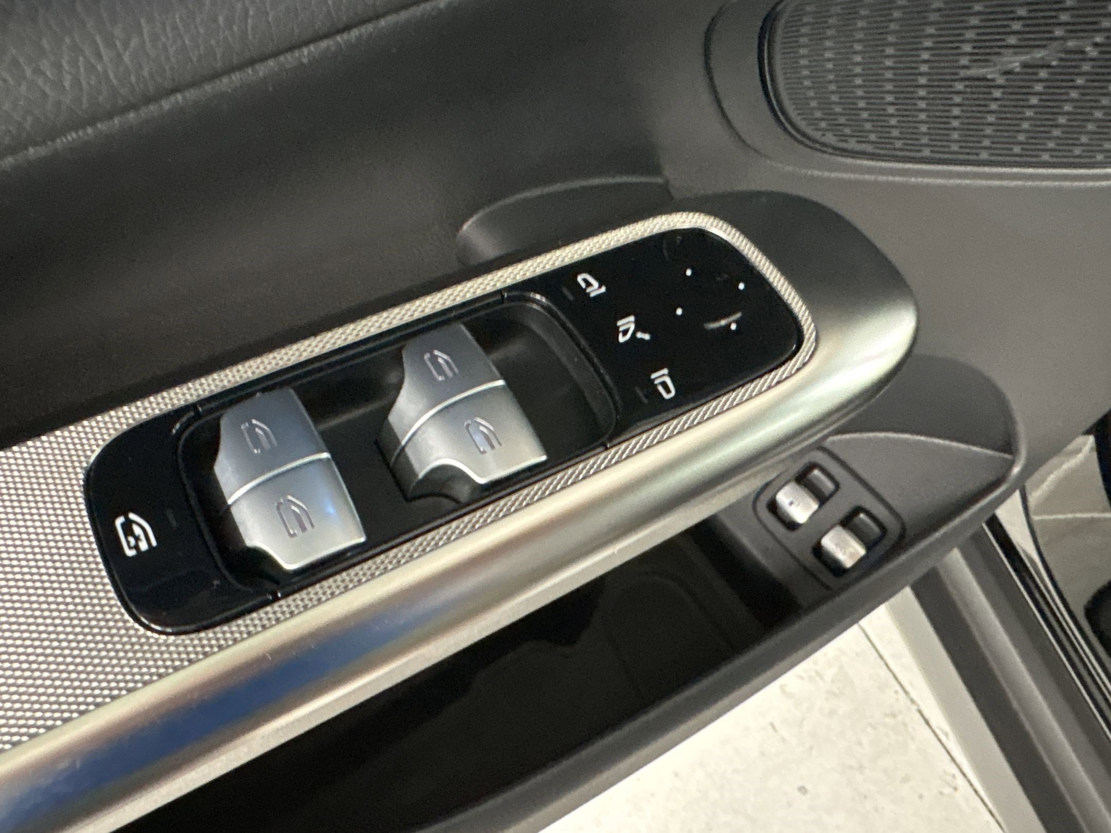 Certified 2025 Mercedes-Benz GLC 350e 4MATIC image 13
