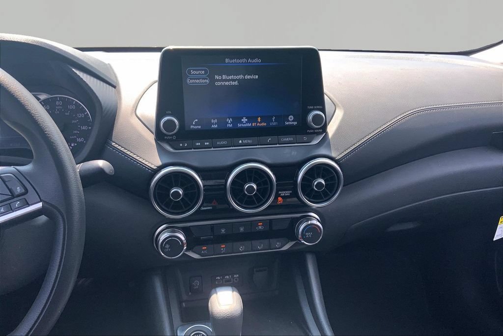 Used 2025 Nissan Sentra SV FWD image 9