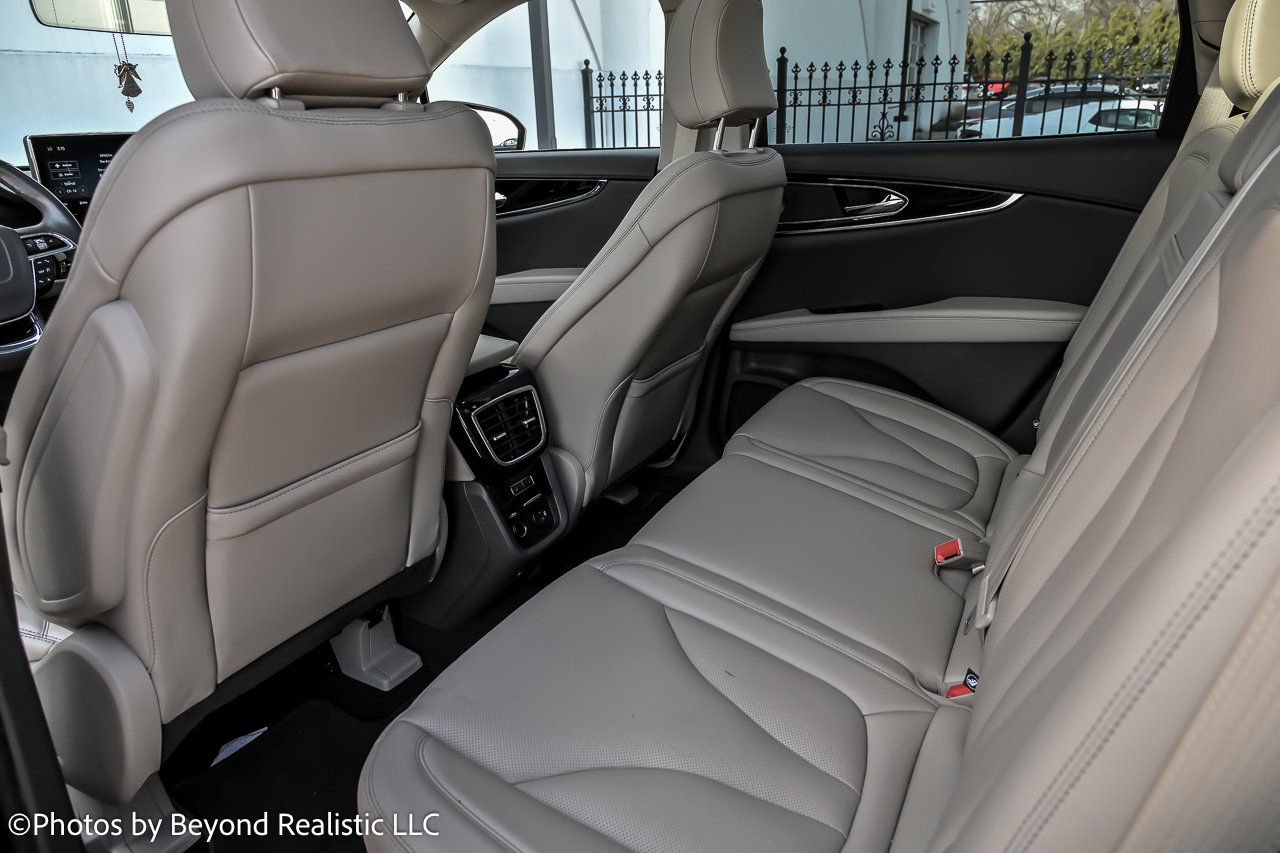 Used 2021 Lincoln Nautilus Reserve image 23