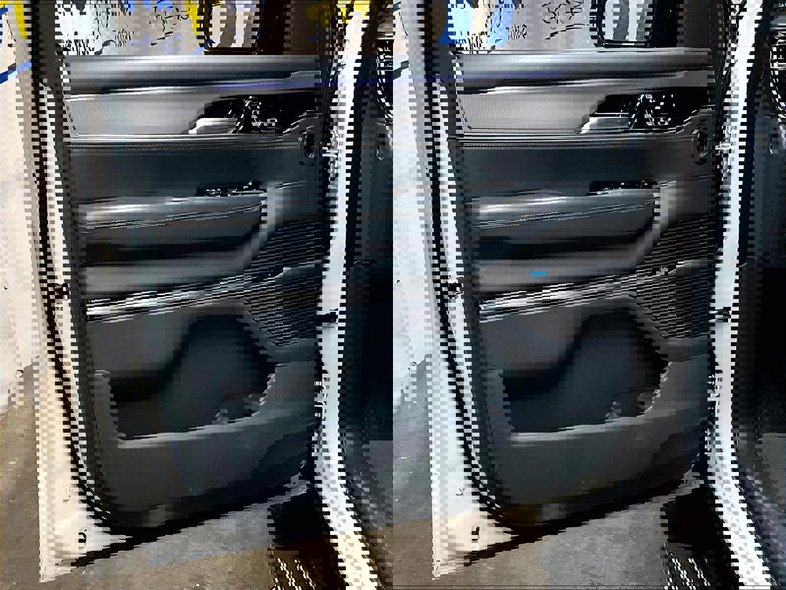 Used 2023 Jeep Grand Wagoneer L Series III w/ Rear Seat Video Group 1 image 9