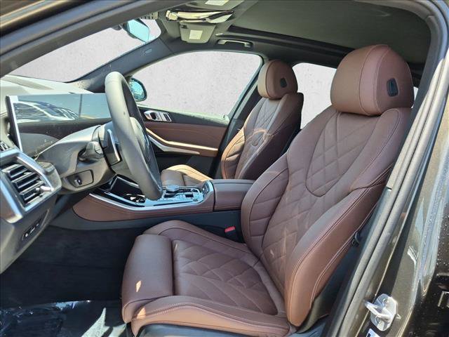New 2026 BMW X5 xDrive50e w/ M Sport Package AWD/4WD image 4