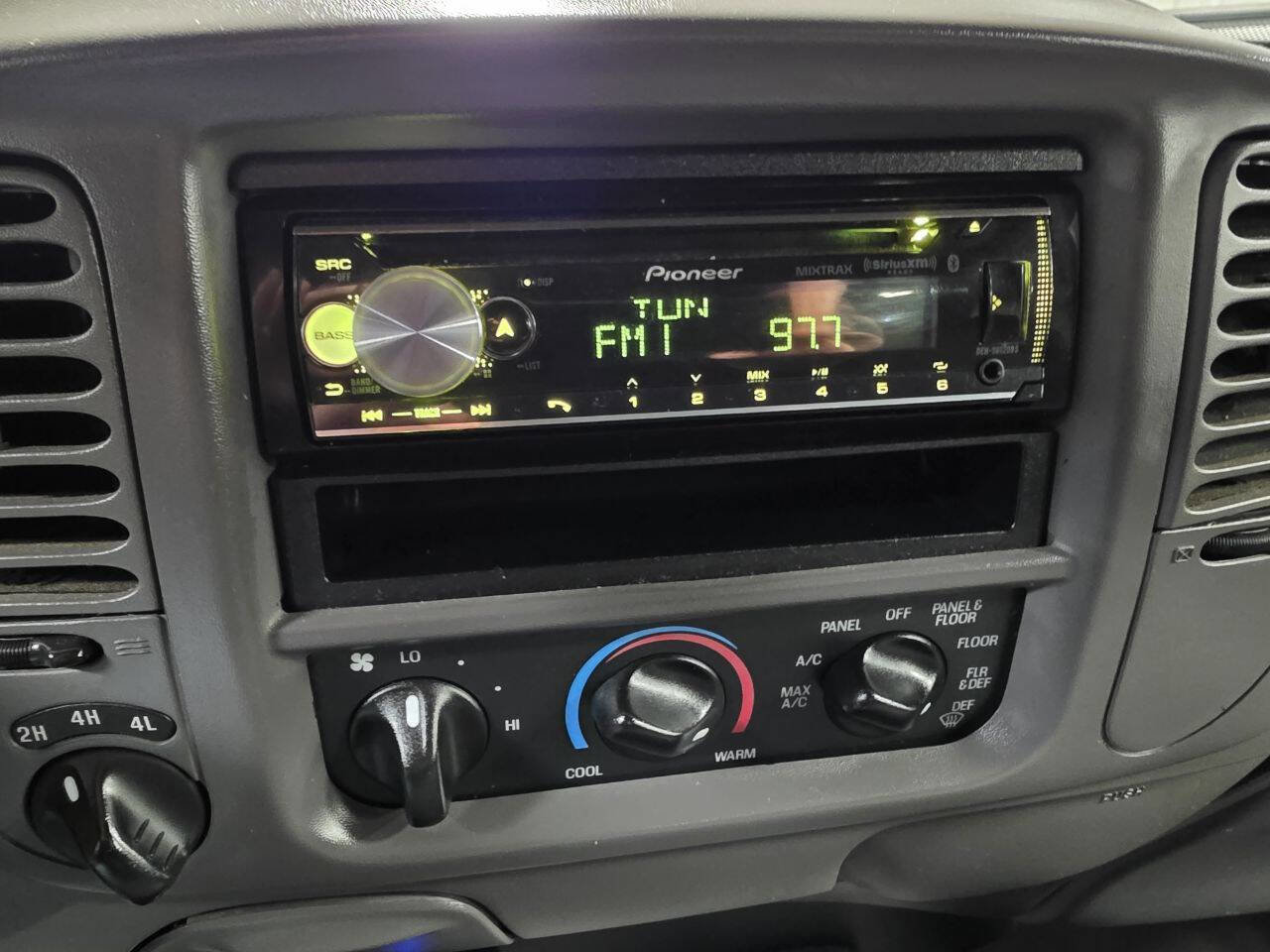 Used 2003 Ford F150 XLT AWD/4WD image 30