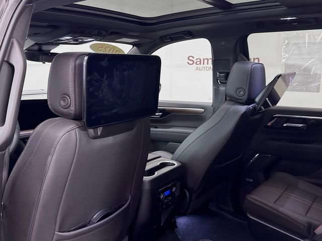 Used 2025 Chevrolet Suburban High Country AWD/4WD image 29