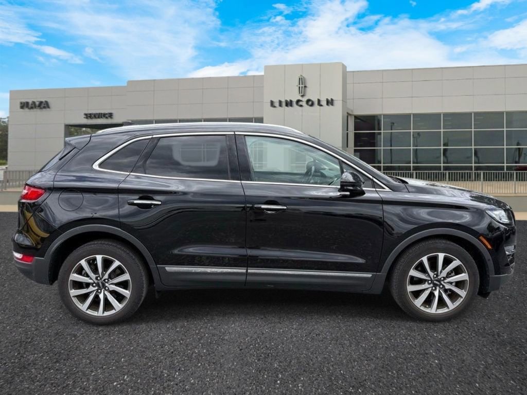 Used 2019 Lincoln MKC Reserve w/ MKC Technology Package FWD image 2