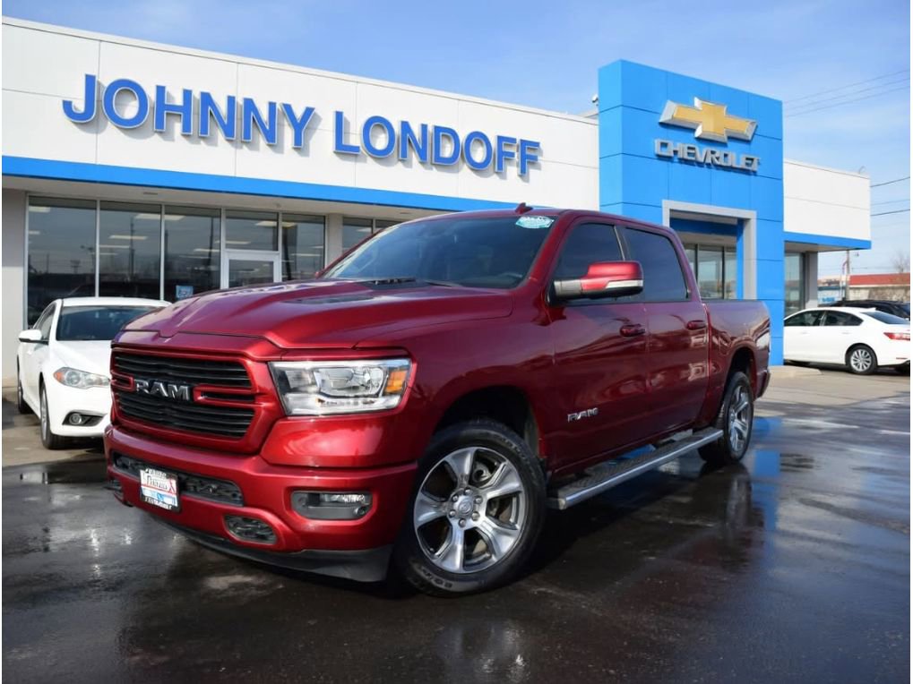 Used 2023 RAM 1500 Laramie AWD/4WD image 1