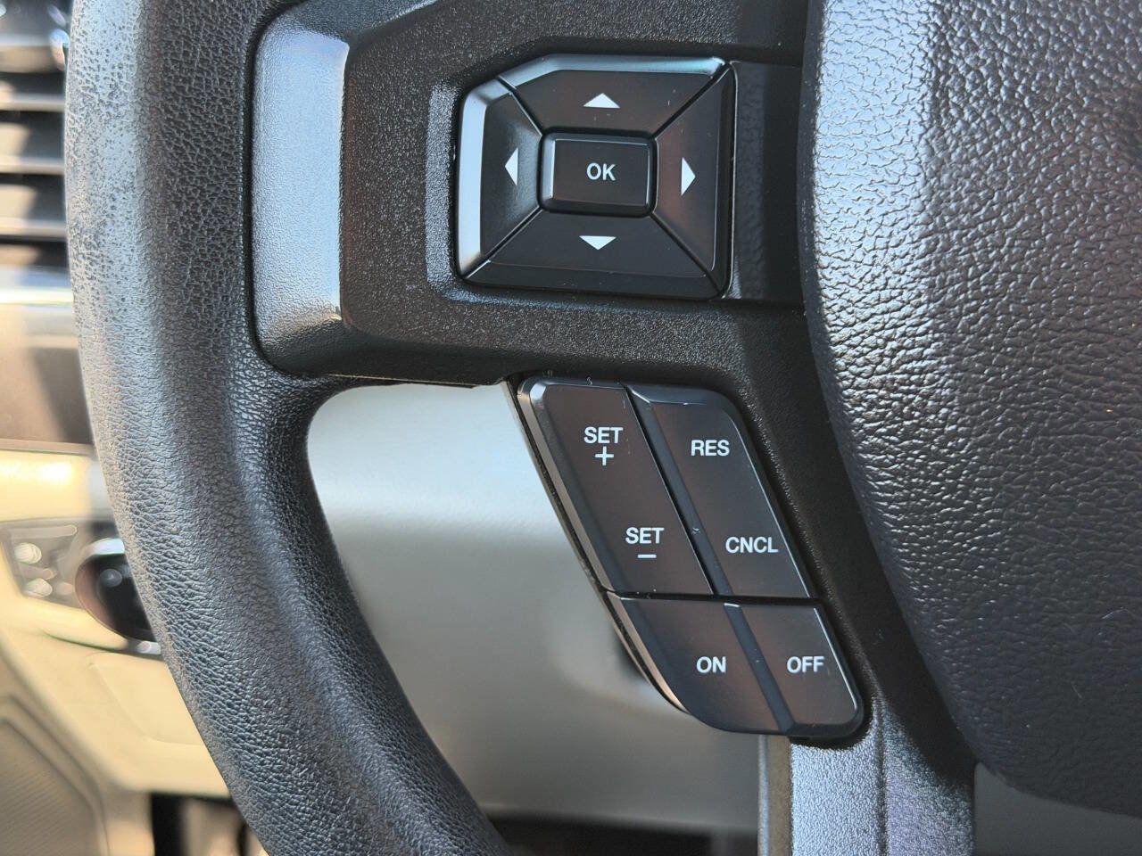 Used 2017 Ford F150 XLT image 34