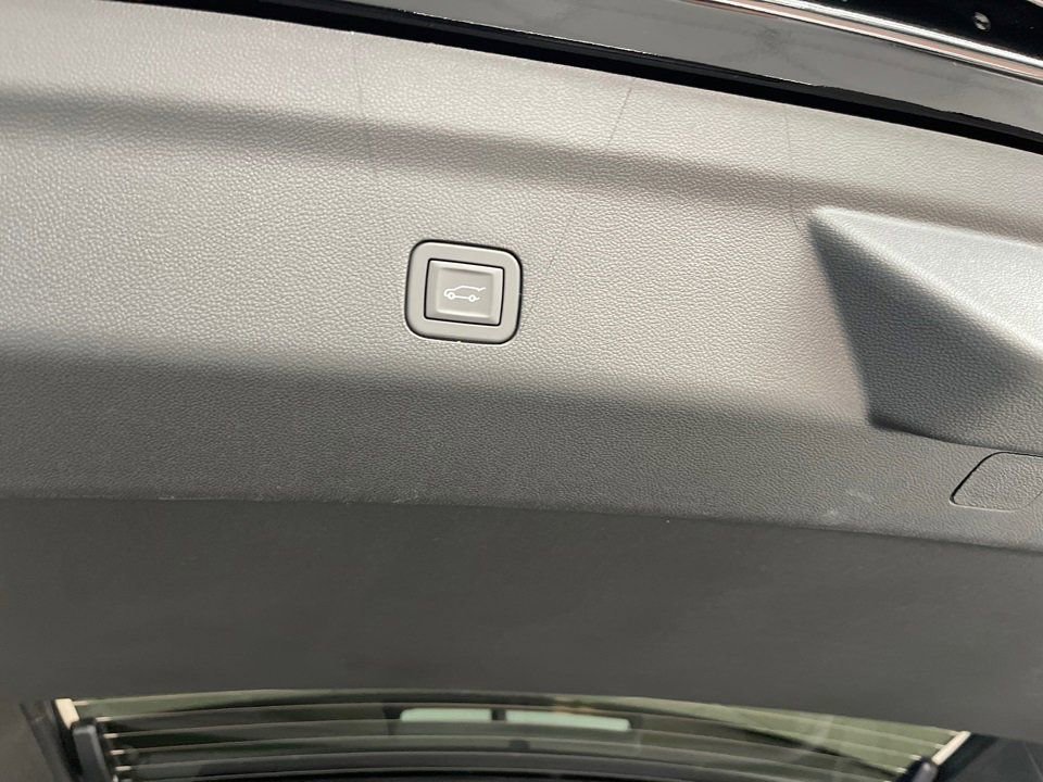 New 2025 Chevrolet Tahoe Premier image 24