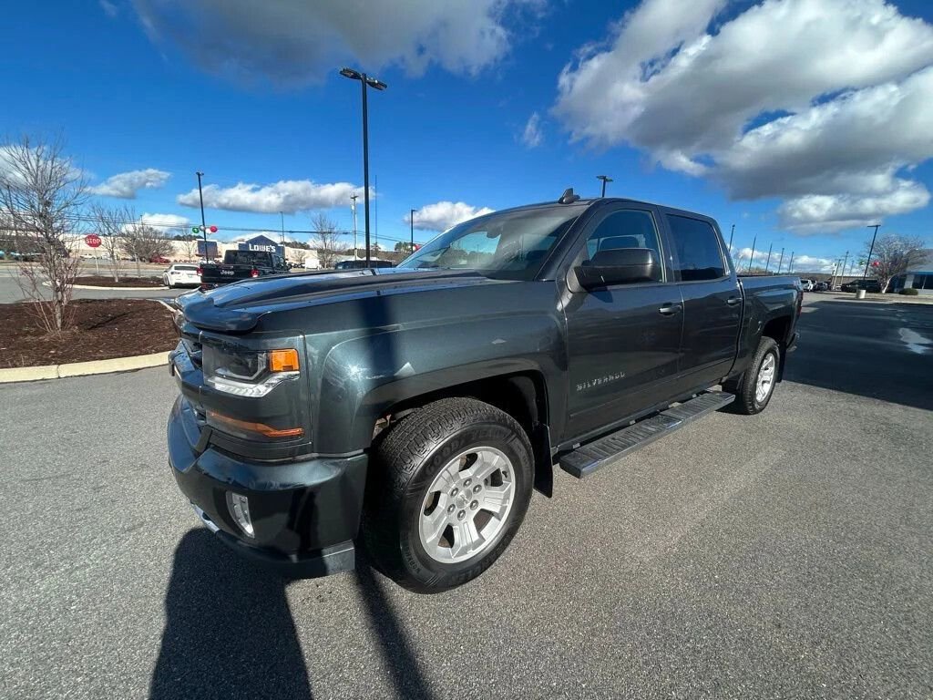 Used 2018 Chevrolet Silverado 1500 LT w/ All Star Edition AWD/4WD image 3