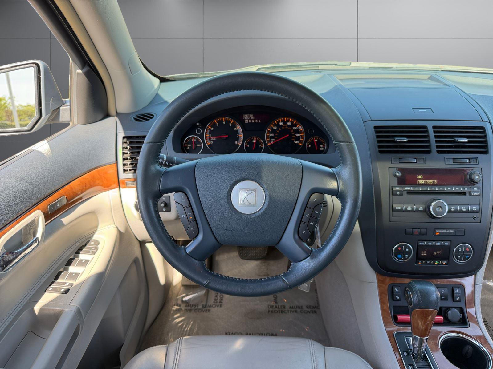 Used 2008 Saturn Outlook XR w/ Premium Trim Package image 5