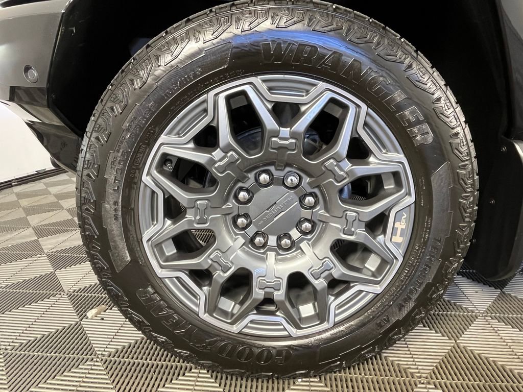 Used 2025 GMC Hummer EV 3X AWD/4WD image 13