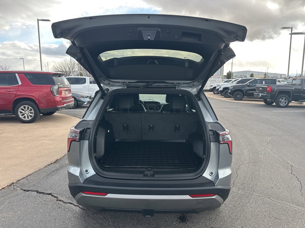 Used 2025 Chevrolet Equinox LT w/ Convenience Package II image 21