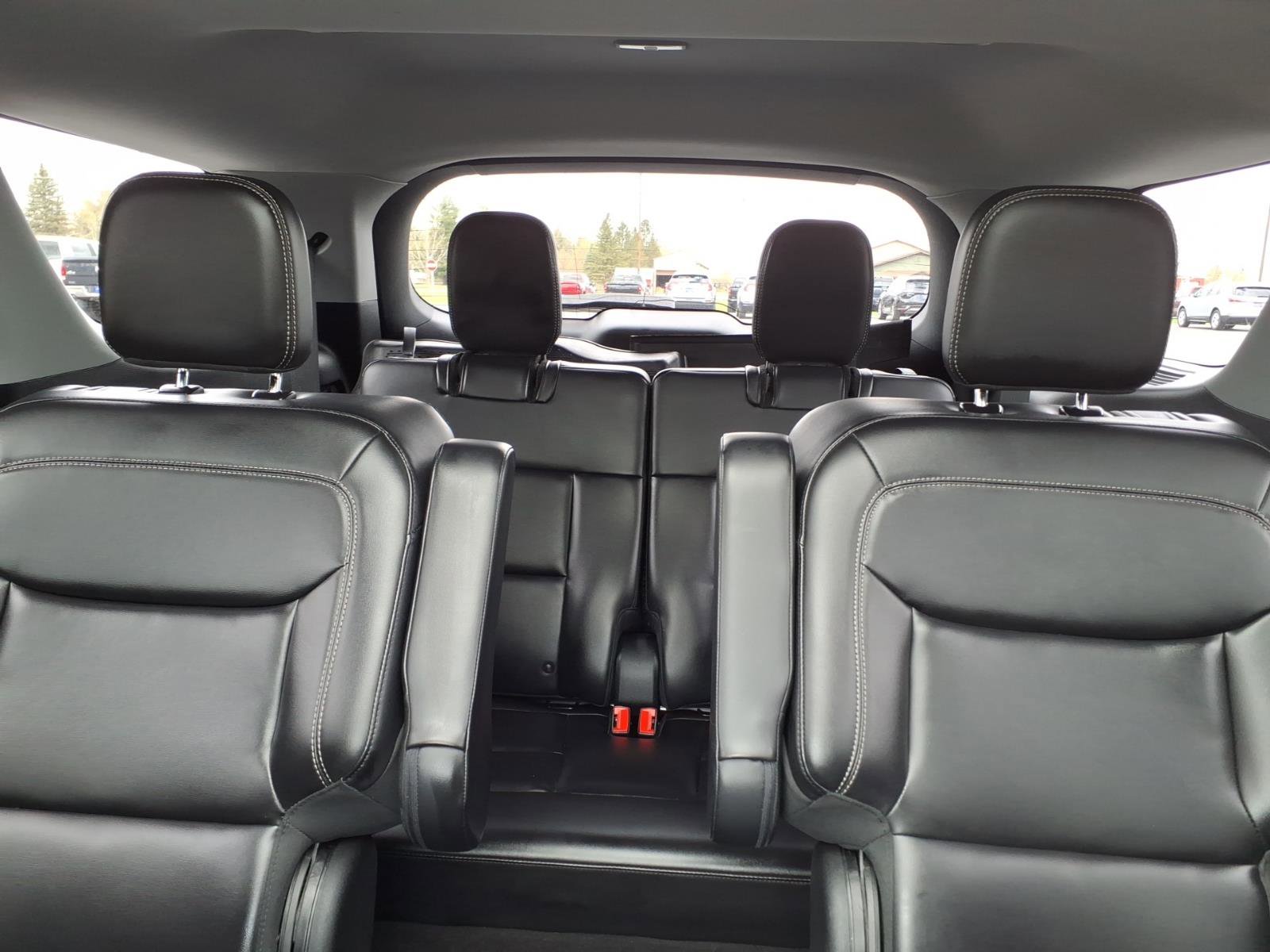Used 2021 Ford Explorer XLT w/ Equipment Group 202A AWD/4WD image 14