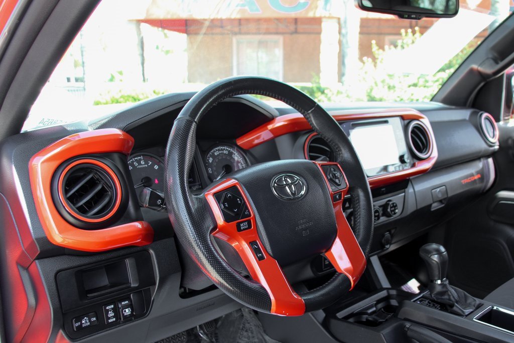 Used 2017 Toyota Tacoma TRD Sport image 18