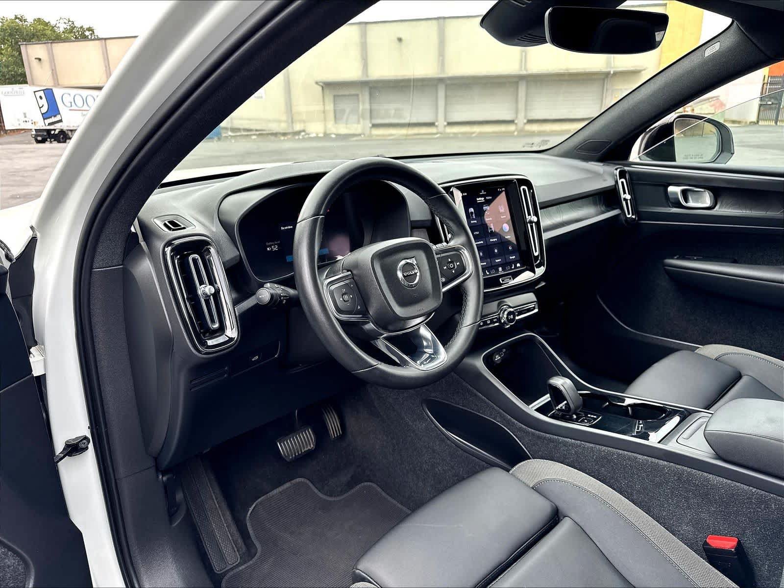 Used 2023 Volvo C40 Recharge Core AWD/4WD image 17