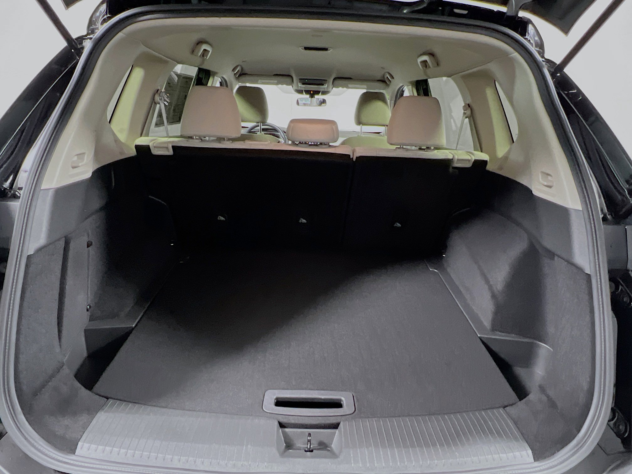 Used 2023 Nissan Rogue SV image 34