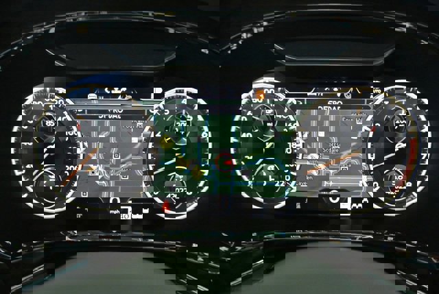 Used 2020 Bentley Flying Spur W12 image 17