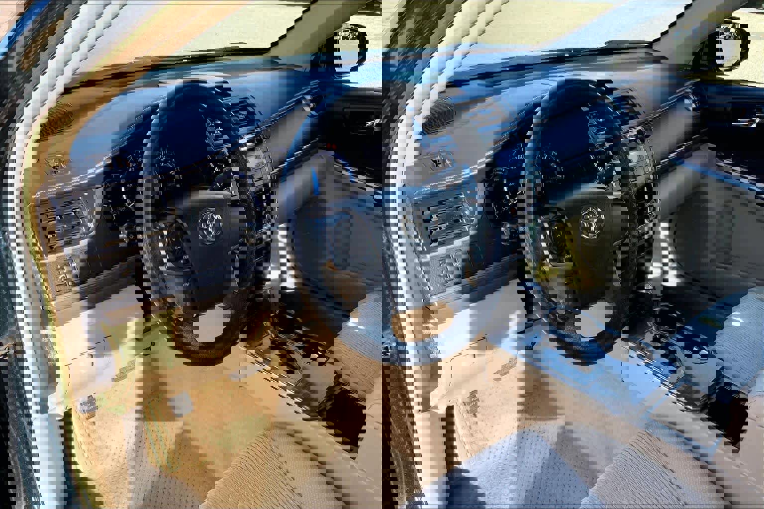 Used 2012 Toyota Camry LE image 16