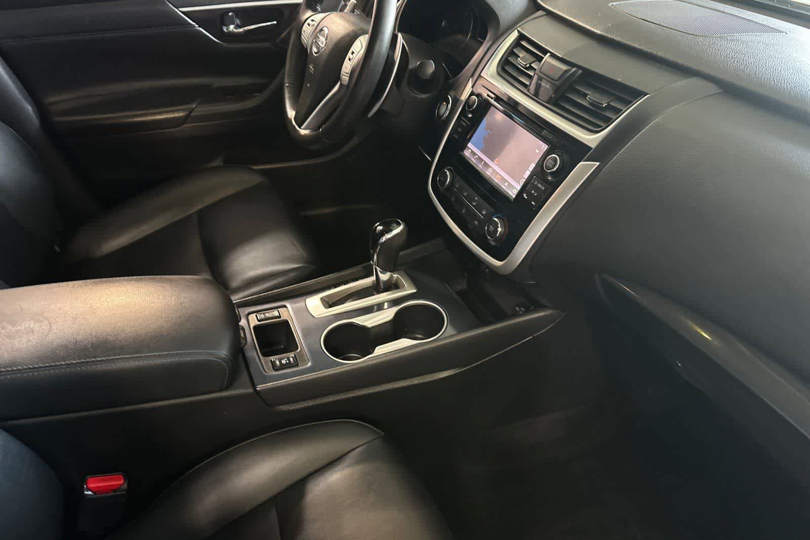 Used 2018 Nissan Altima 2.5 SR w/ SR Midnight Edition image 17