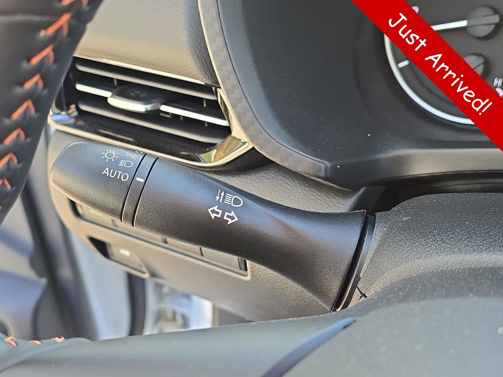 Used 2025 Nissan Sentra SR w/ Midnight Edition FWD image 26
