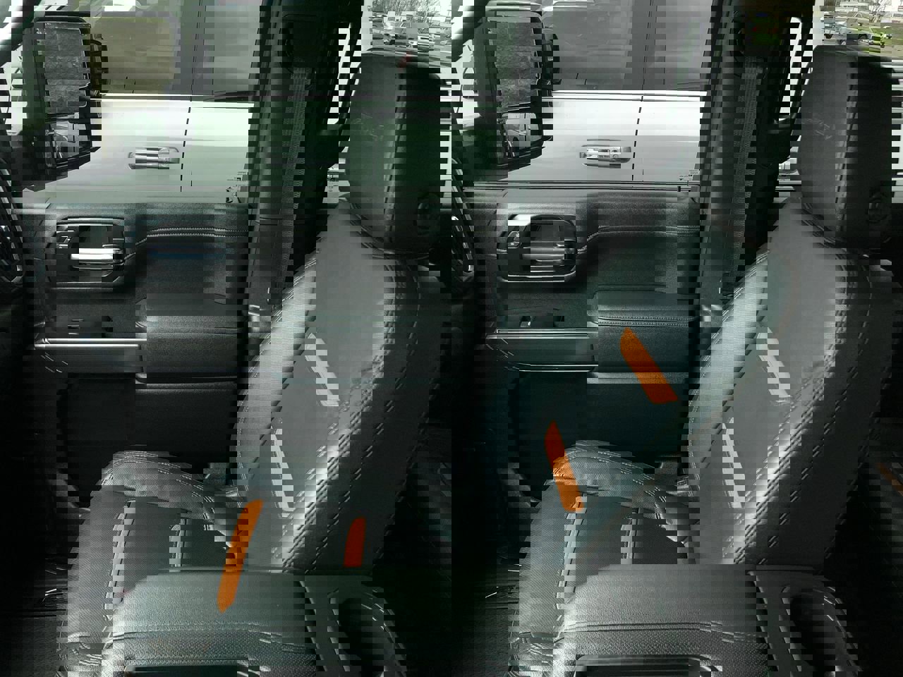 Used 2022 GMC Sierra 3500 AT4 w/ AT4 Preferred Package image 30