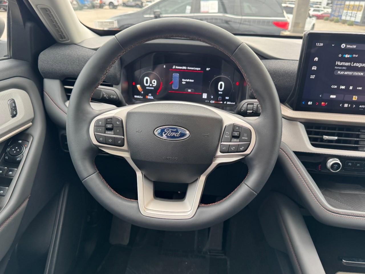 Used 2025 Ford Explorer Active w/ Active Comfort Package image 13